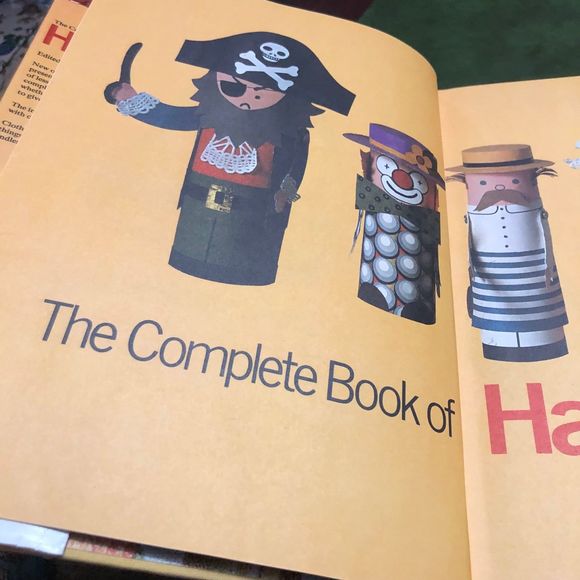 The Complete Book of Handicrafts 1973, 304 pages; Embroidery, Jewelry, Paper, et - Picture 2 of 12